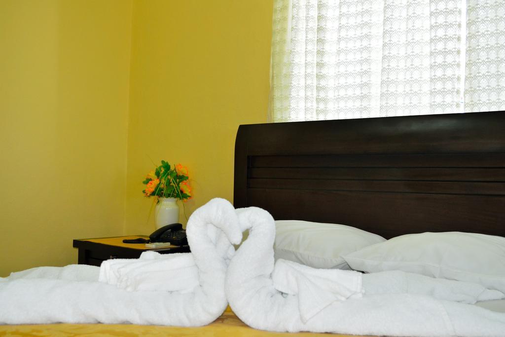Hostal Cormorant Flightless Puerto Ayora (Galapagos Islands) Exterior photo
