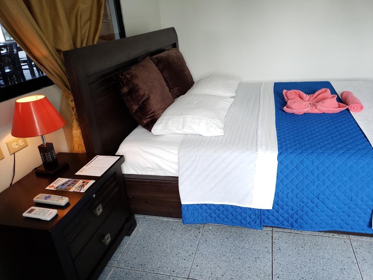Hostal Cormorant Flightless Puerto Ayora (Galapagos Islands) Exterior photo