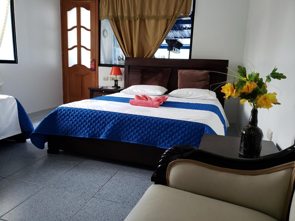 Hostal Cormorant Flightless Puerto Ayora (Galapagos Islands) Exterior photo