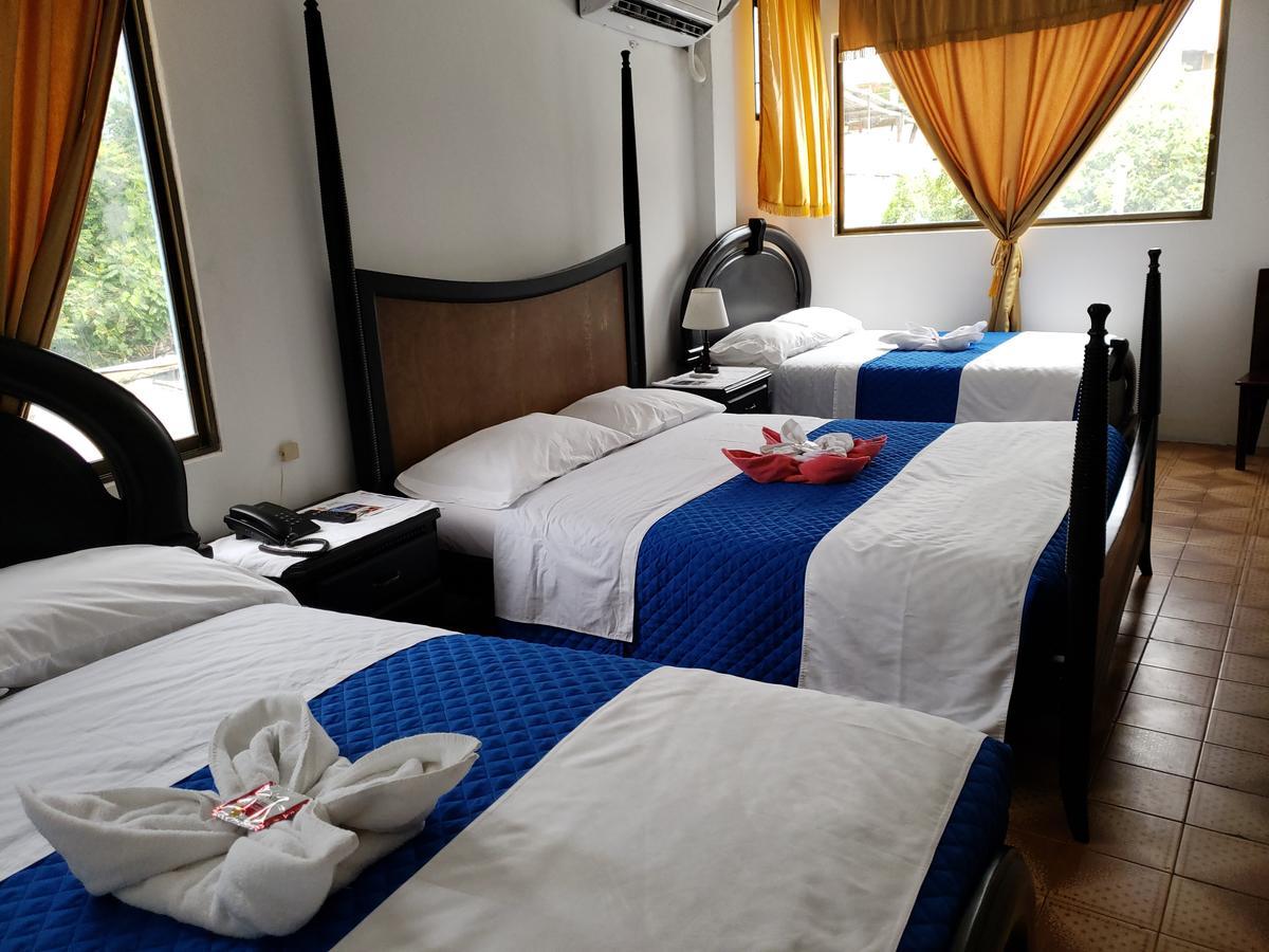 Hostal Cormorant Flightless Puerto Ayora (Galapagos Islands) Exterior photo