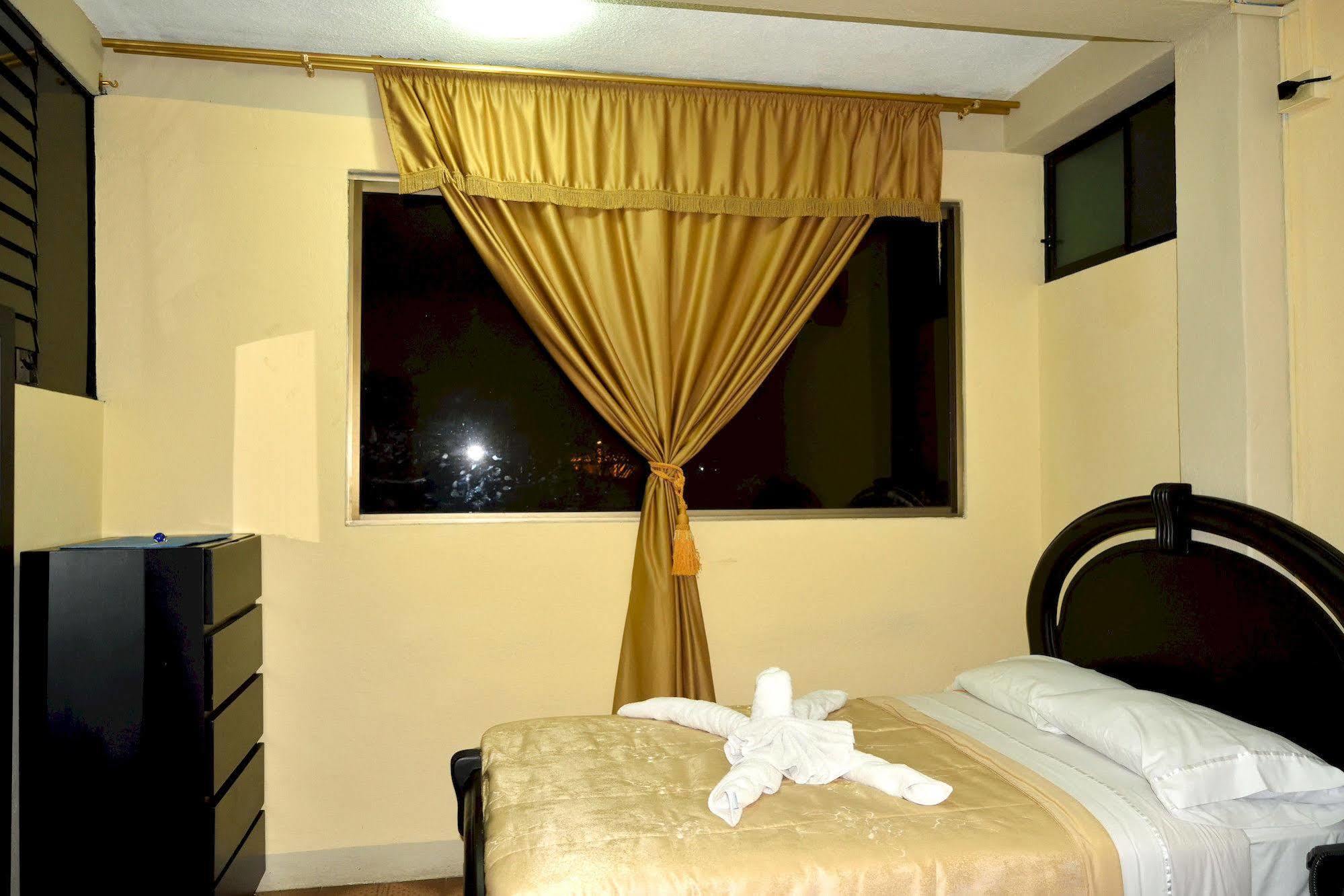 Hostal Cormorant Flightless Puerto Ayora (Galapagos Islands) Exterior photo
