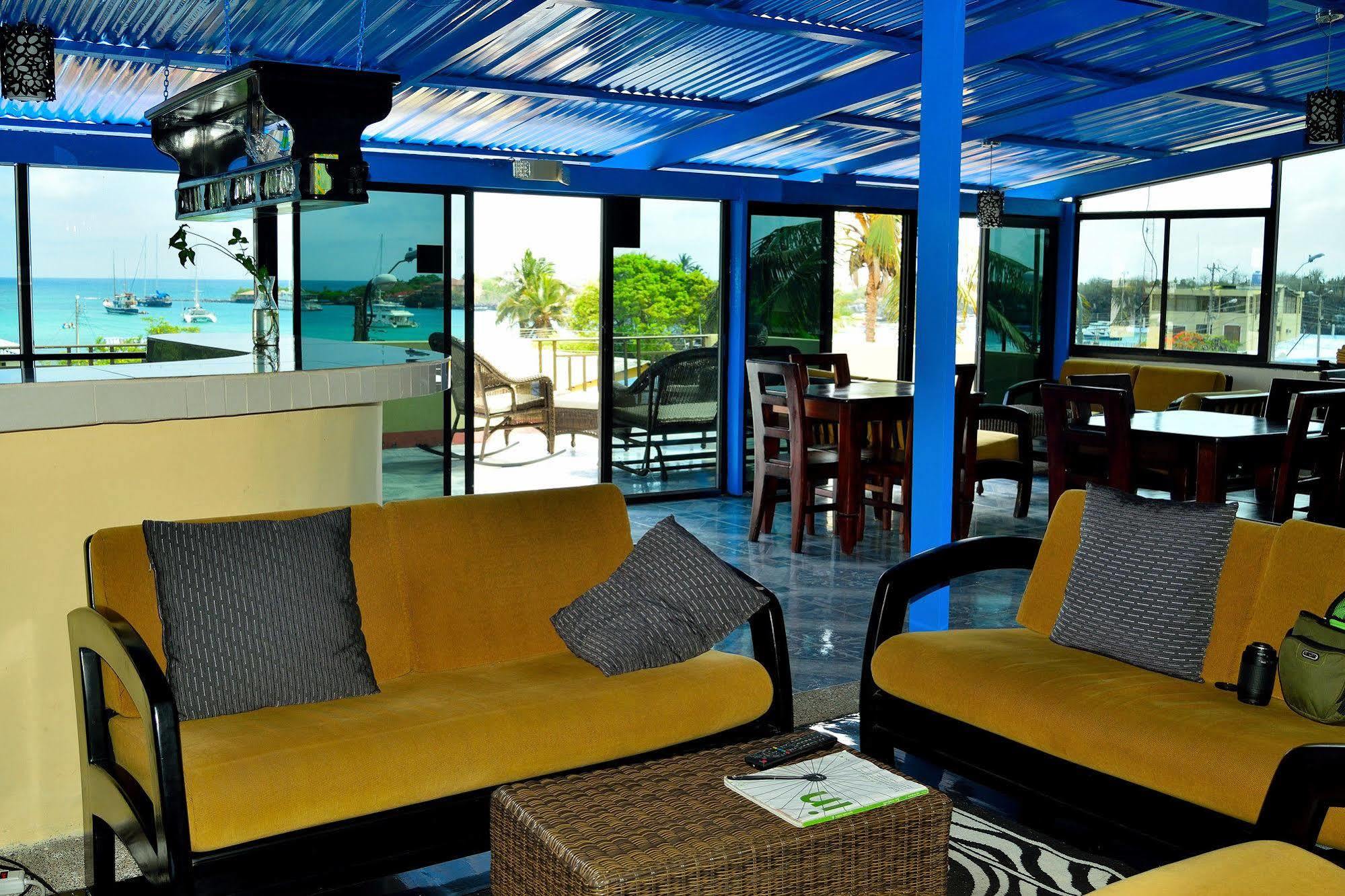 Hostal Cormorant Flightless Puerto Ayora (Galapagos Islands) Exterior photo